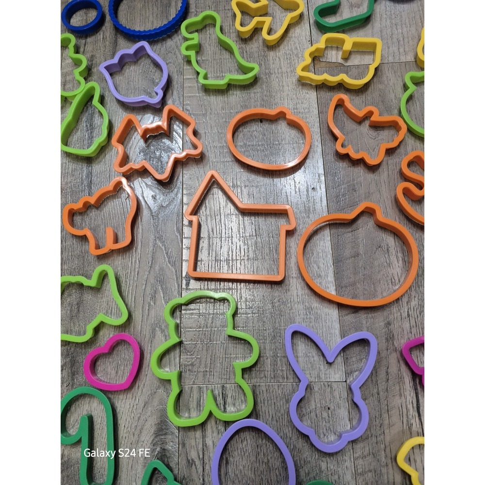 78 Pc Plastic cookie Cutter Set